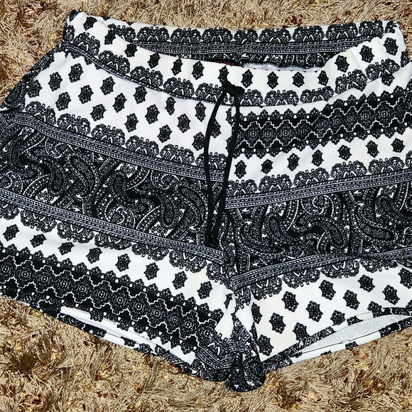 Krush Plus Size Shorts - Picture 1 of 4